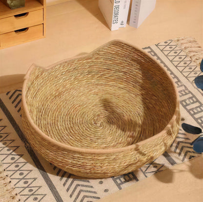 Zenvra rattan cat scratching board and pet nest bed with cozy, natural design for feline comfort and scratching pleasure.
